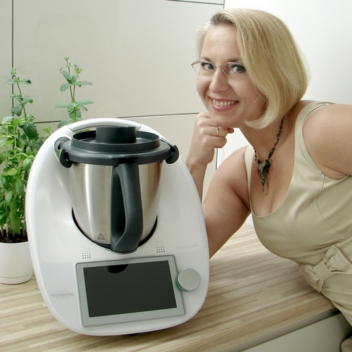 Przedstawiciel Thermomix Anna Chudzik ze swoim TM6