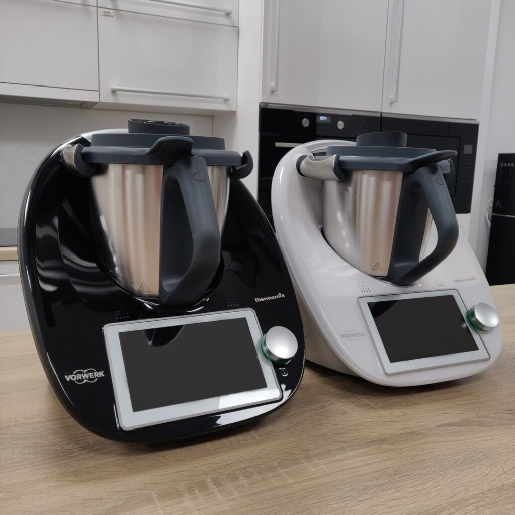 Thermomix o ponad 1000zł taniej. Czarny i biały.