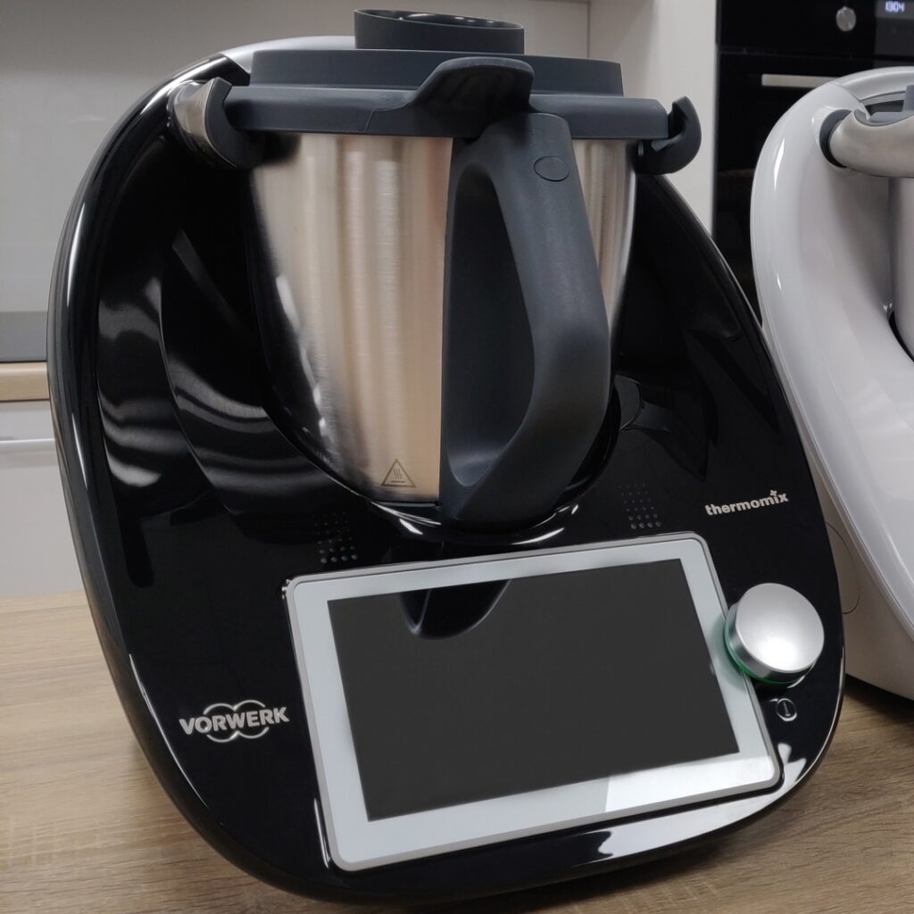 czarny Thermomix dostępny w maju 2024 na raty 0%